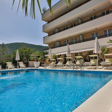 Villa La Vida Budva Luaran gambar